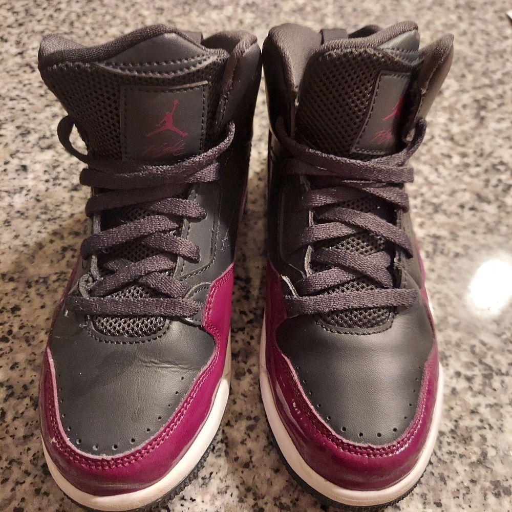 Kids Jordan's SC-3 BP Great Condition